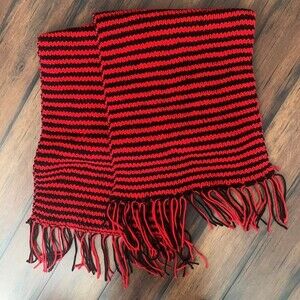WIDE CROCHET WINTER SCARF RED BLACK